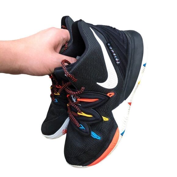 LIMITED Edition 2018 Nike Kyrie 5 'Friends' Size 6 - Picture 2 of 14